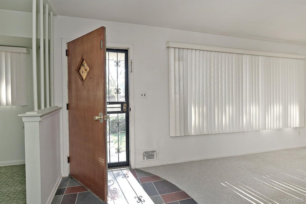 12 Marie Crescent, Commack, NY 11725 — photo 5