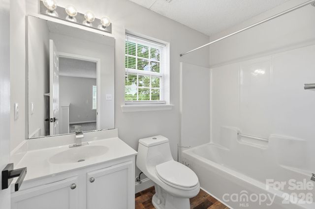 6912 Alanbrook Road, Charlotte, NC 28215