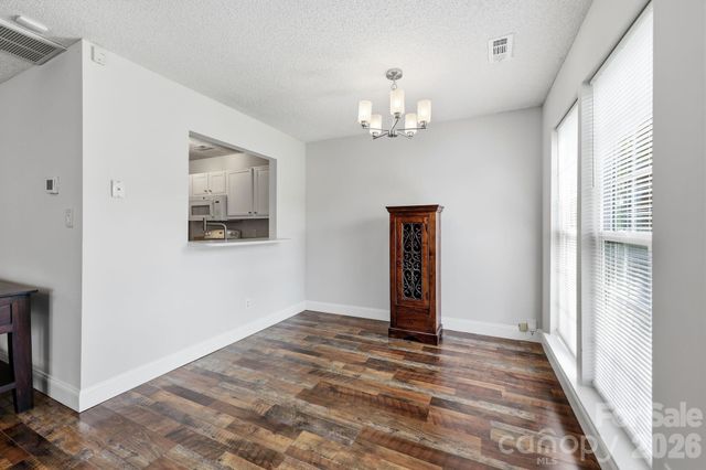 6912 Alanbrook Road, Charlotte, NC 28215