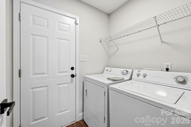 6912 Alanbrook Road, Charlotte, NC 28215