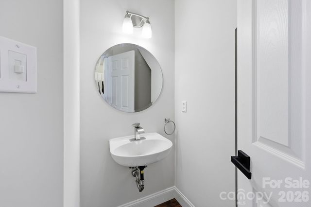 6912 Alanbrook Road, Charlotte, NC 28215