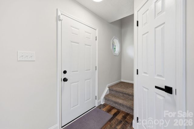 6912 Alanbrook Road, Charlotte, NC 28215