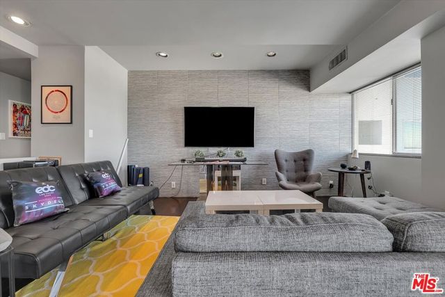 1155 N La Cienega Boulevard 702, West Hollywood, CA 90069