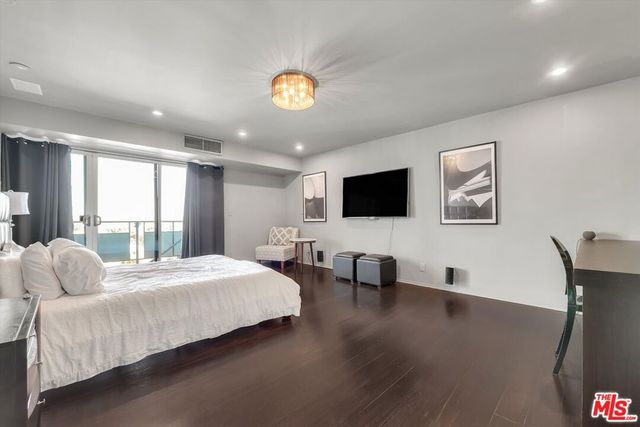 1155 N La Cienega Boulevard 702, West Hollywood, CA 90069