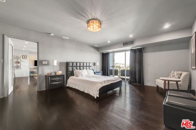 1155 N La Cienega Boulevard 702, West Hollywood, CA 90069