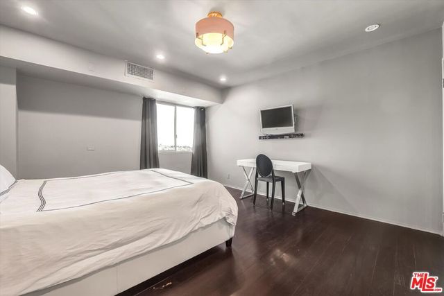 1155 N La Cienega Boulevard 702, West Hollywood, CA 90069