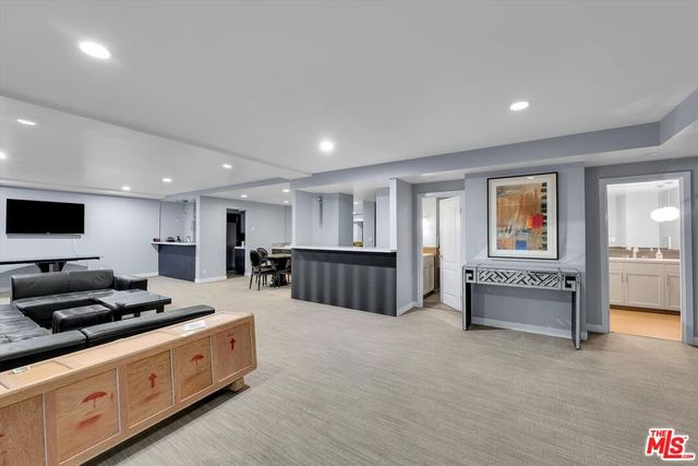 1155 N La Cienega Boulevard 702, West Hollywood, CA 90069