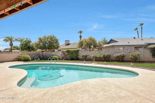 4333 W ECHO Lane, Glendale, AZ 85302