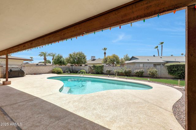 4333 W ECHO Lane, Glendale, AZ 85302