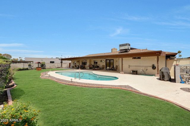 4333 W ECHO Lane, Glendale, AZ 85302