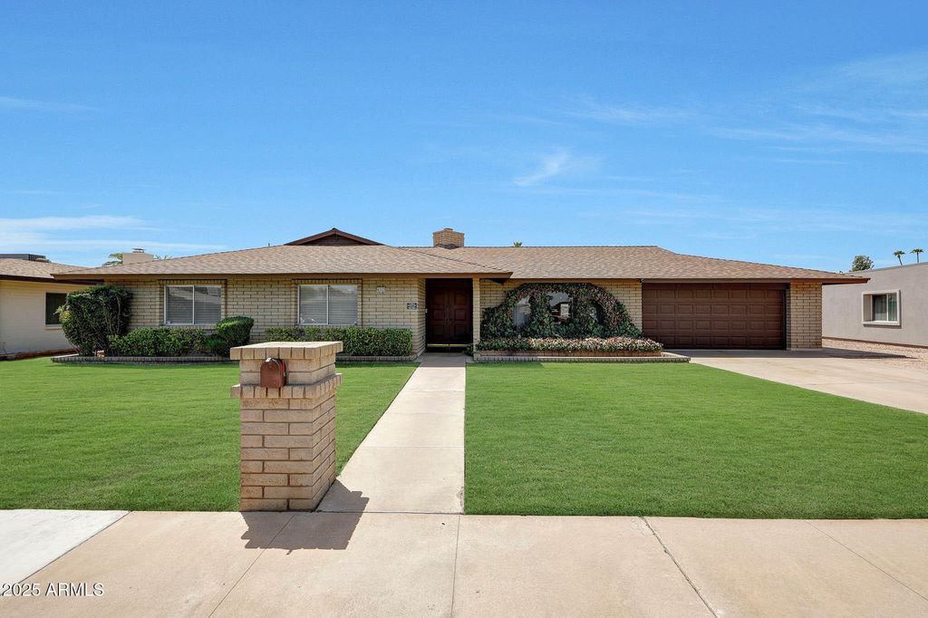 4333 W ECHO Lane, Glendale, AZ 85302