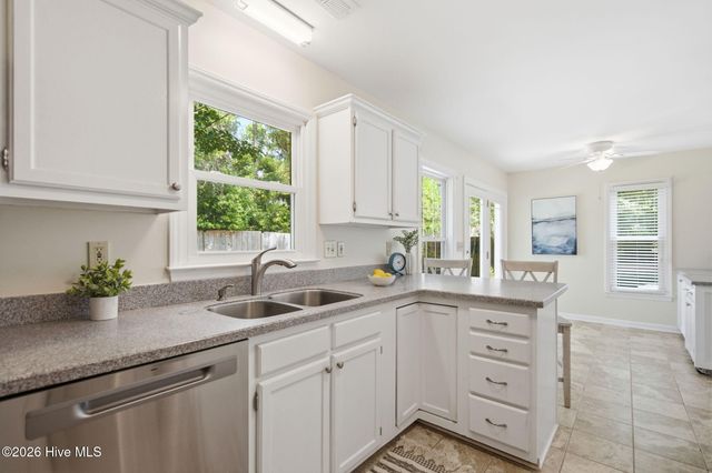 519 Green Meadows Drive N, Wilmington, NC 28405