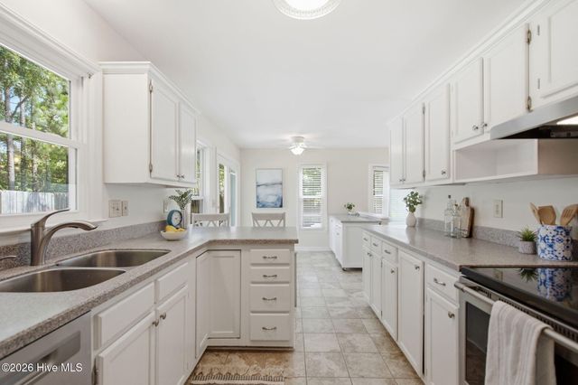 519 Green Meadows Drive N, Wilmington, NC 28405