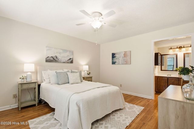 519 Green Meadows Drive N, Wilmington, NC 28405
