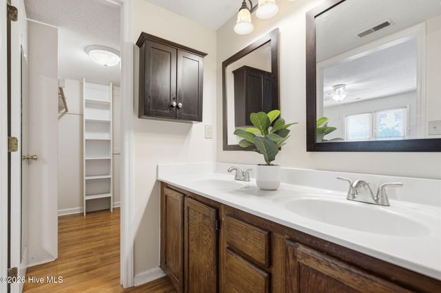 519 Green Meadows Drive N, Wilmington, NC 28405