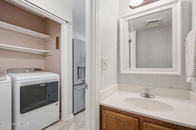 519 Green Meadows Drive N, Wilmington, NC 28405