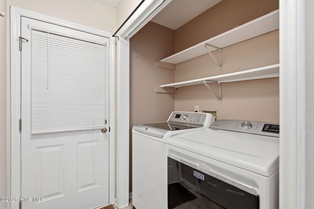 519 Green Meadows Drive N, Wilmington, NC 28405