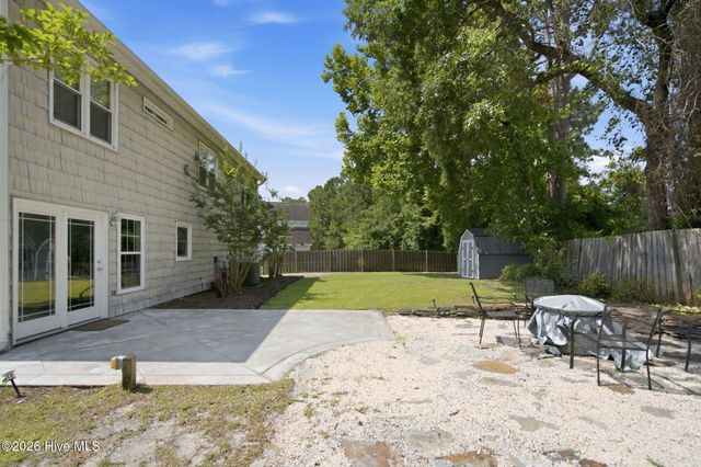 519 Green Meadows Drive N, Wilmington, NC 28405