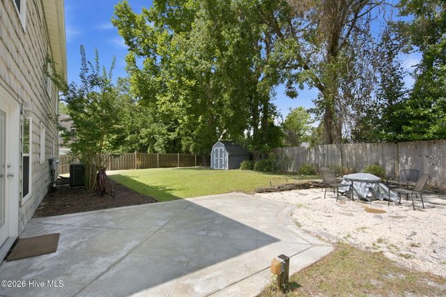 519 Green Meadows Drive N, Wilmington, NC 28405