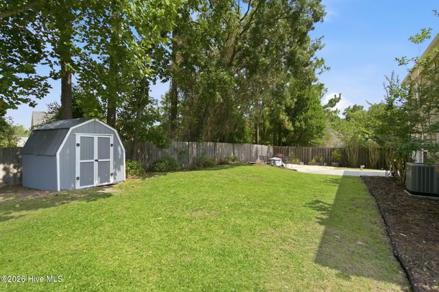 519 Green Meadows Drive N, Wilmington, NC 28405