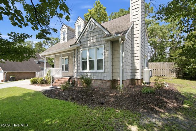 519 Green Meadows Drive N, Wilmington, NC 28405