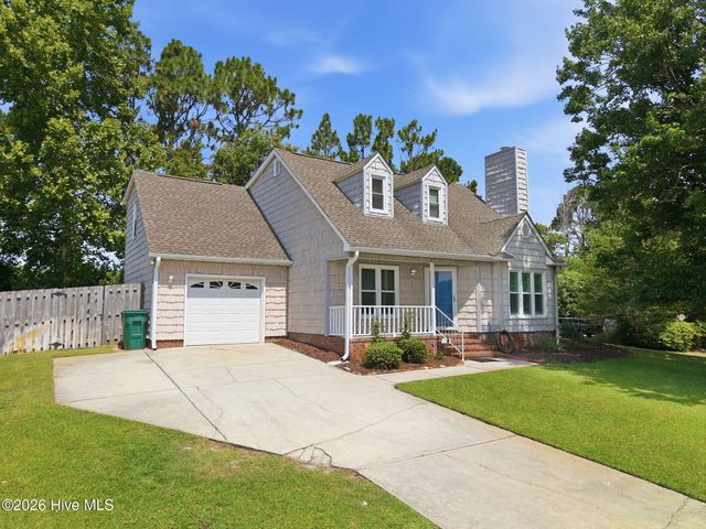 519 Green Meadows Drive N, Wilmington, NC 28405