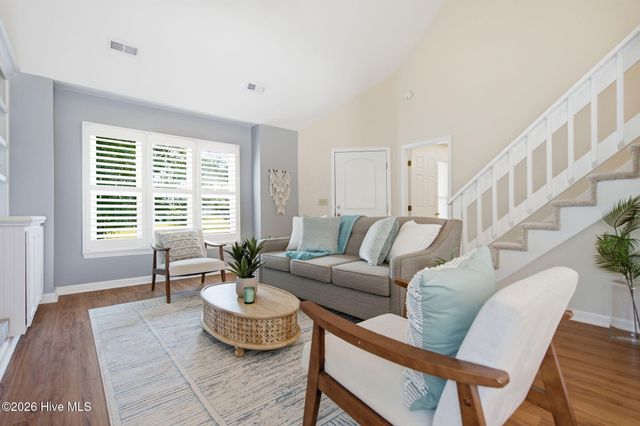 519 Green Meadows Drive N, Wilmington, NC 28405