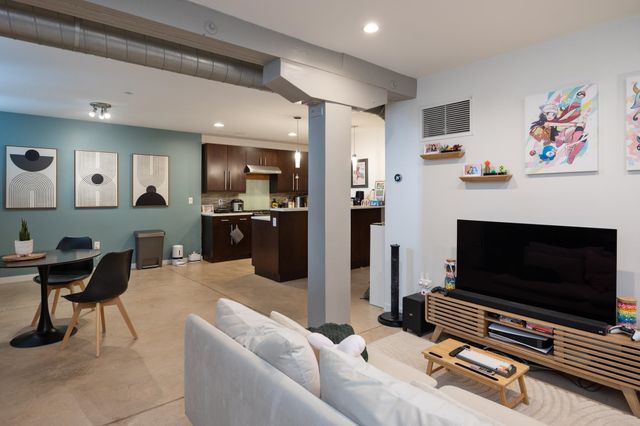 161 Saint Paul St Unit 1, Burlington, VT 05401