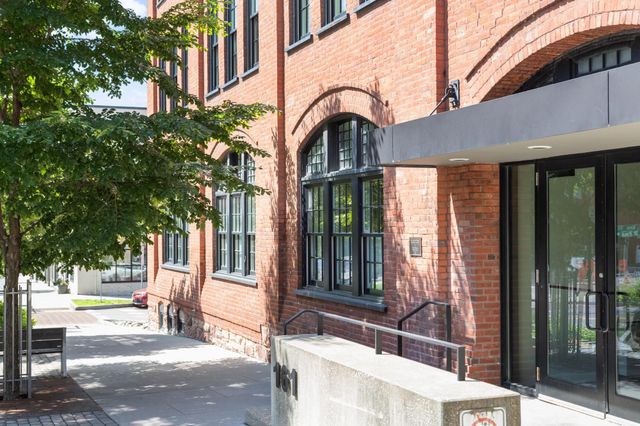 161 Saint Paul St Unit 1, Burlington, VT 05401
