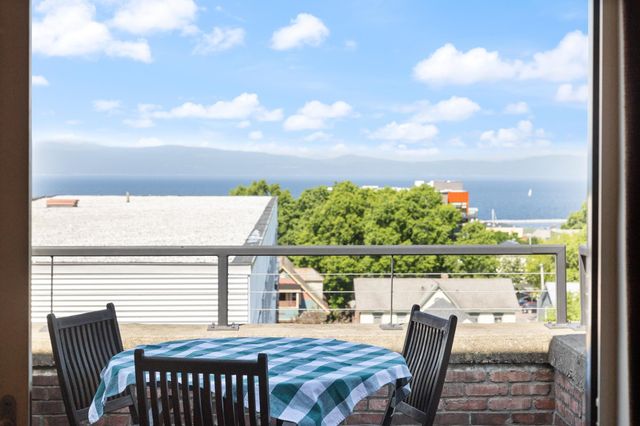 161 Saint Paul St Unit 1, Burlington, VT 05401