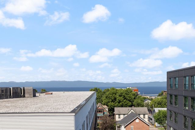 161 Saint Paul St Unit 1, Burlington, VT 05401