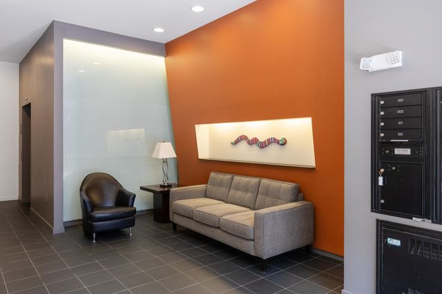 161 Saint Paul St Unit 1, Burlington, VT 05401
