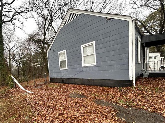 540 Hamilton E Holmes NW Drive, Atlanta, GA 30318