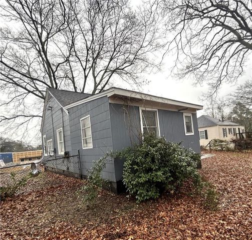 540 Hamilton E Holmes NW Drive, Atlanta, GA 30318