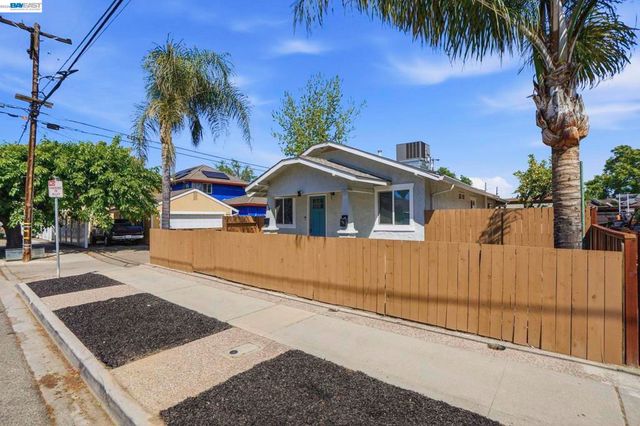 114 C St, Tracy, CA 95376