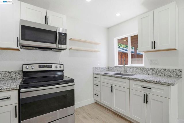 114 C St, Tracy, CA 95376