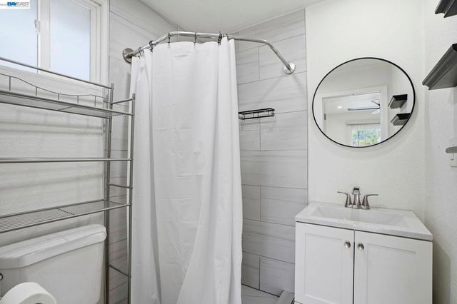 114 C St, Tracy, CA 95376