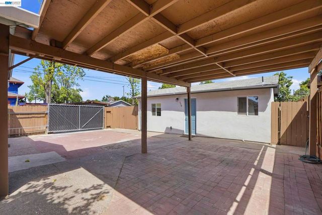 114 C St, Tracy, CA 95376