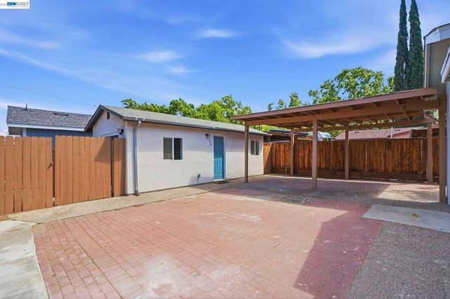 114 C St, Tracy, CA 95376