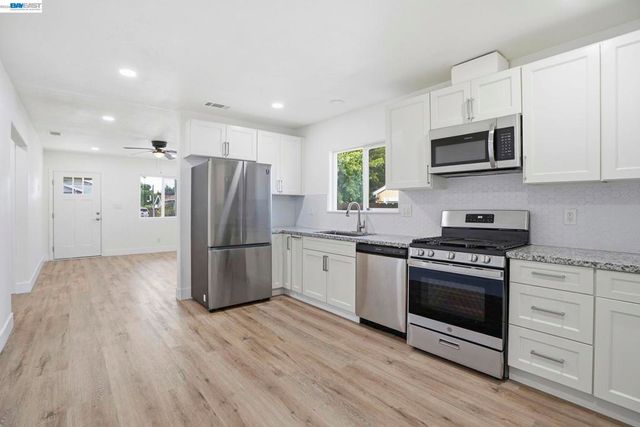 114 C St, Tracy, CA 95376