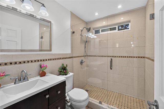 1237 E 6th Street 106, Long Beach, CA 90802