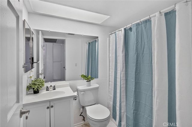 1237 E 6th Street 106, Long Beach, CA 90802