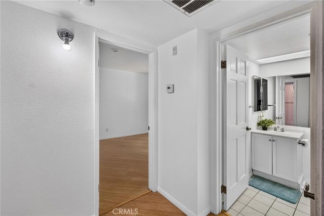 1237 E 6th Street 106, Long Beach, CA 90802