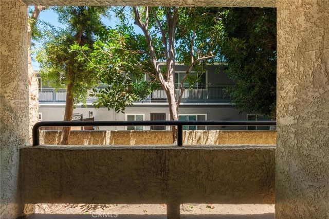 1237 E 6th Street 106, Long Beach, CA 90802