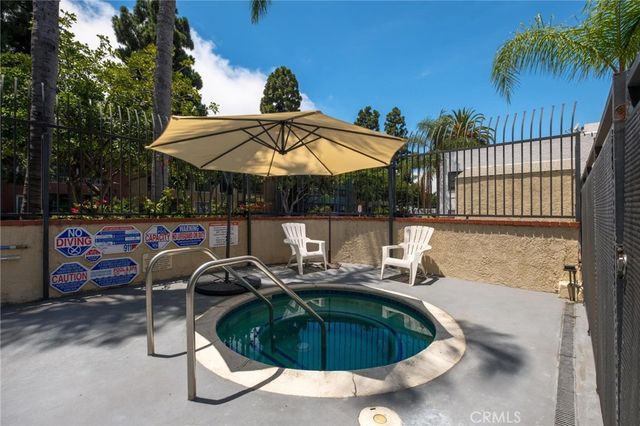 1237 E 6th Street 106, Long Beach, CA 90802