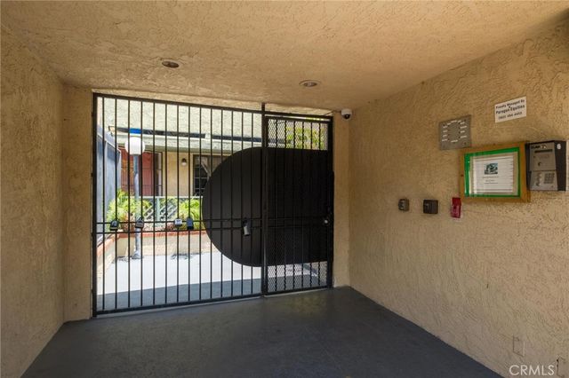 1237 E 6th Street 106, Long Beach, CA 90802