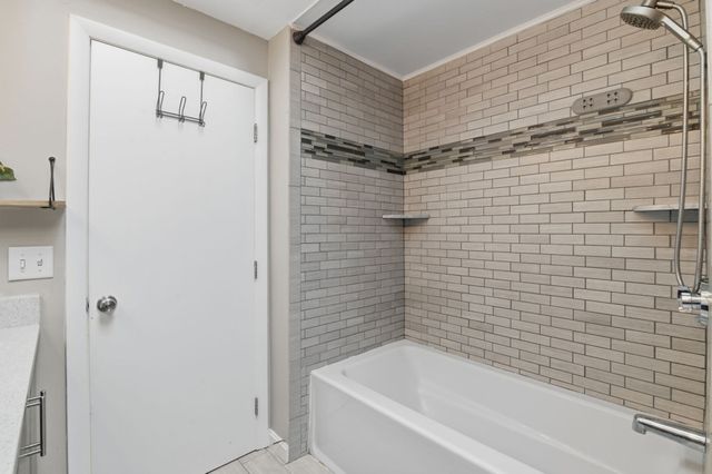 7 Oxyoke Dr, Methuen, MA 01844