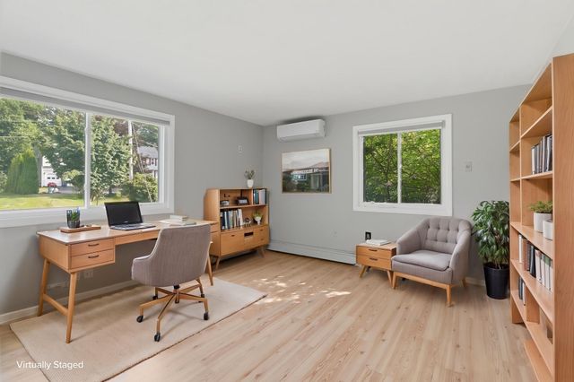 7 Oxyoke Dr, Methuen, MA 01844