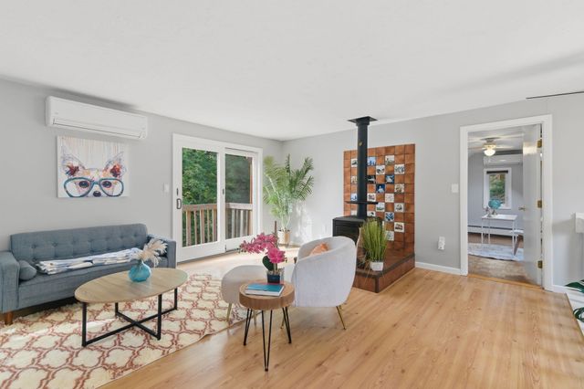 7 Oxyoke Dr, Methuen, MA 01844