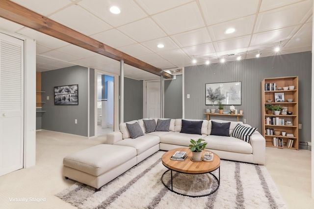 7 Oxyoke Dr, Methuen, MA 01844